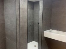 ריצוף סטיקי סטון+בטון אלסטי בקירות